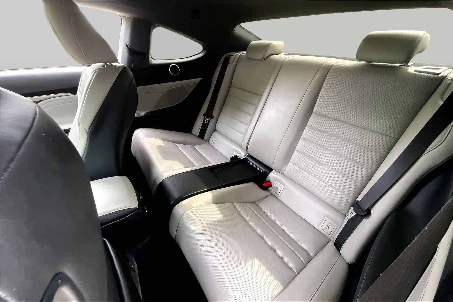 Used 2015 Atomic Silver Lexus  image 19