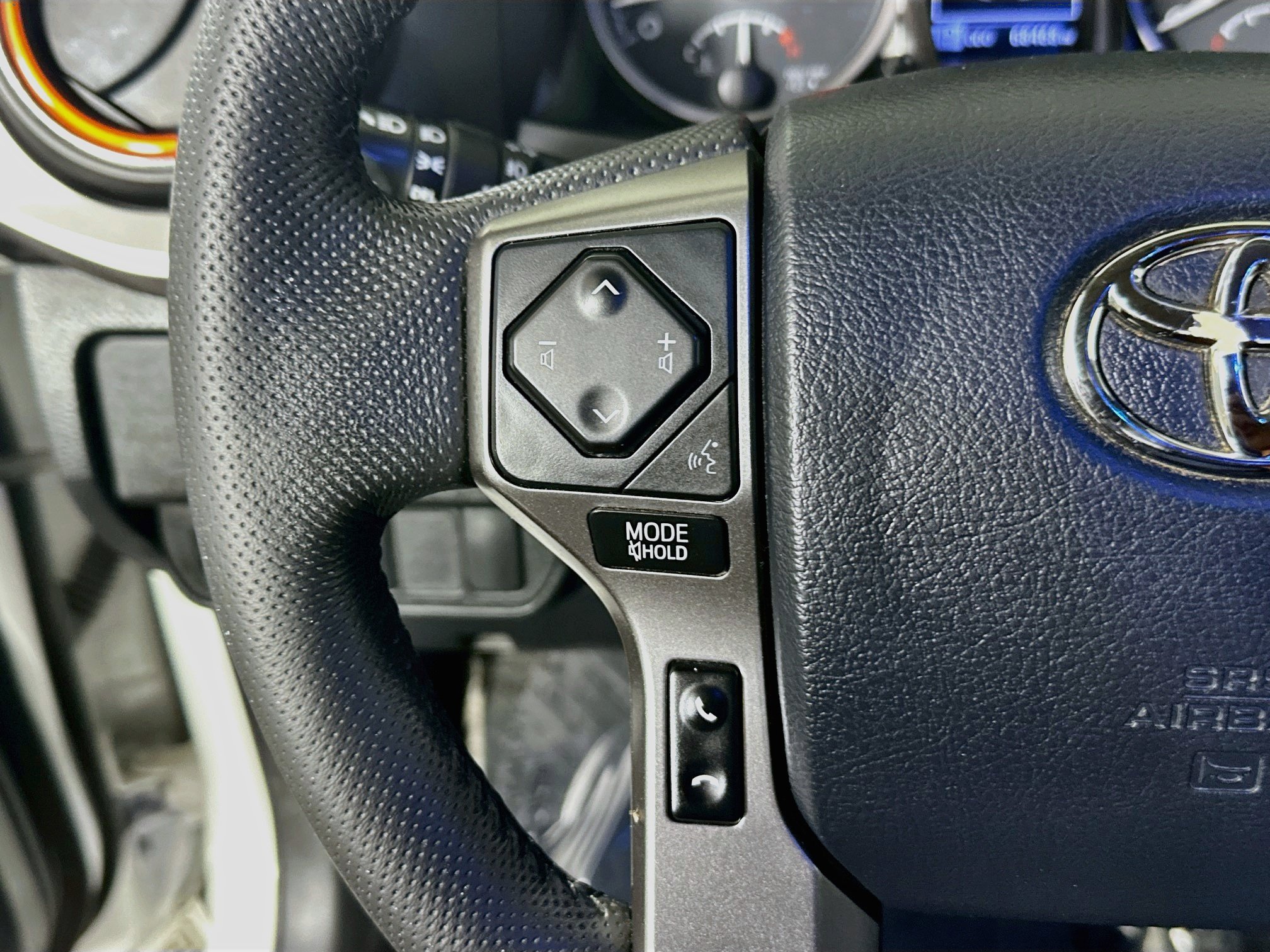 Used 2020 Super White Toyota SR5 image 16