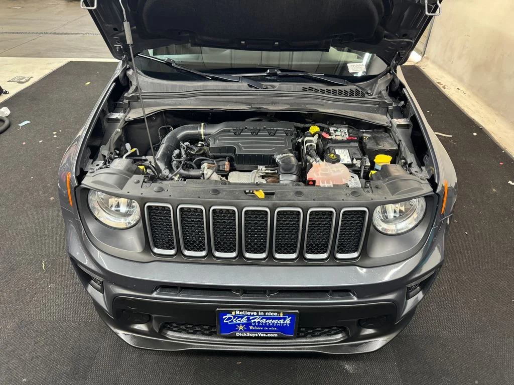 Used 2023 Gray Jeep Latitude image 11