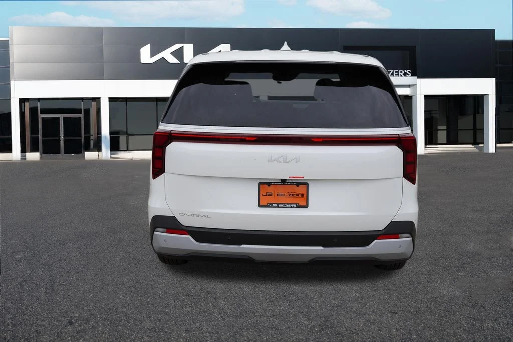 New 2027 Snow White Pearl Kia LXS image 4