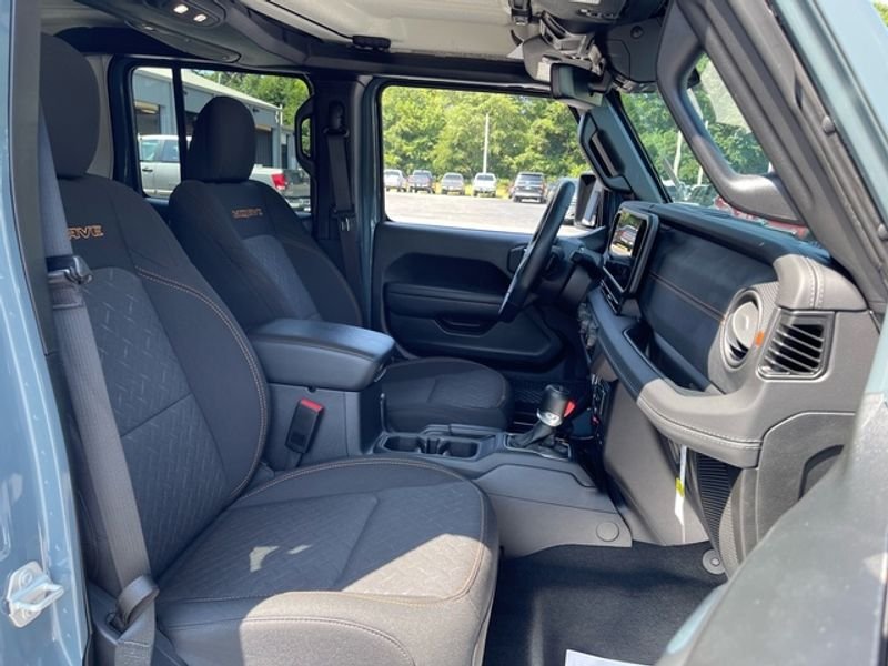 2024 Jeep Gladiator Mojave - Photo 17