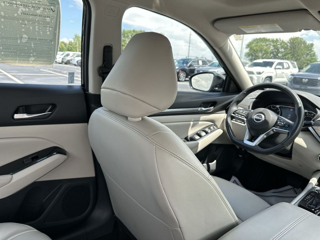 Used 2024 Black Nissan 2.5 SL image 15