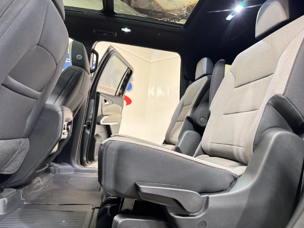2027 Chevrolet Traverse LT - Photo 10