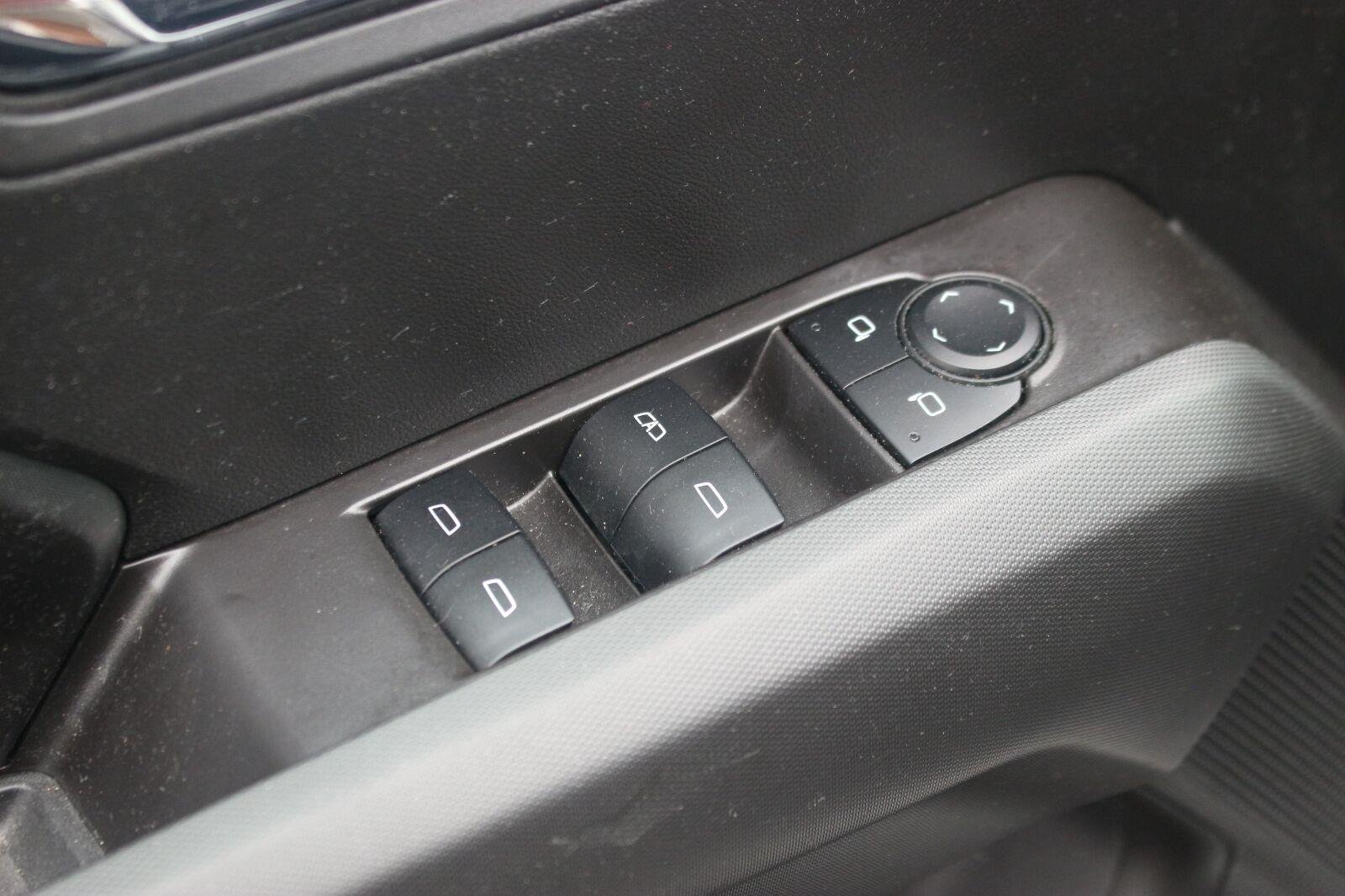 Used 2024 Summit White Chevrolet LT image 15
