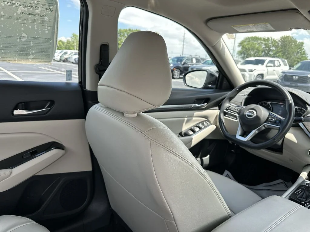 Used 2024 Black Nissan 2.5 SL image 15