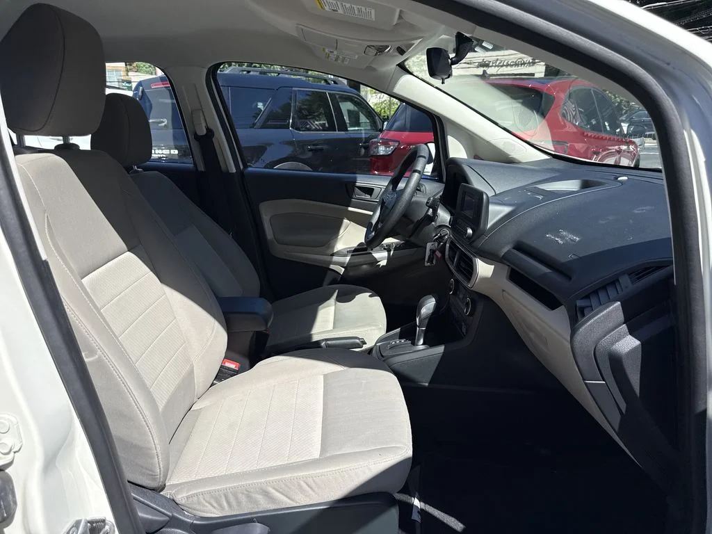 Used 2020 Diamond White Ford S image 26