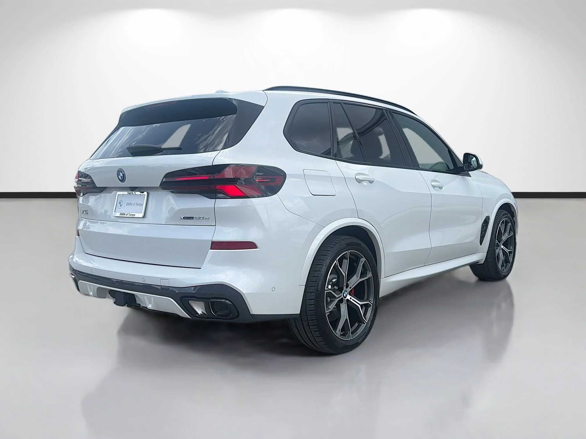 New 2026 Mineral White Metallic BMW xDrive50e image 3