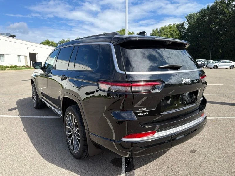 Used 2026 Black Jeep Summit image 5