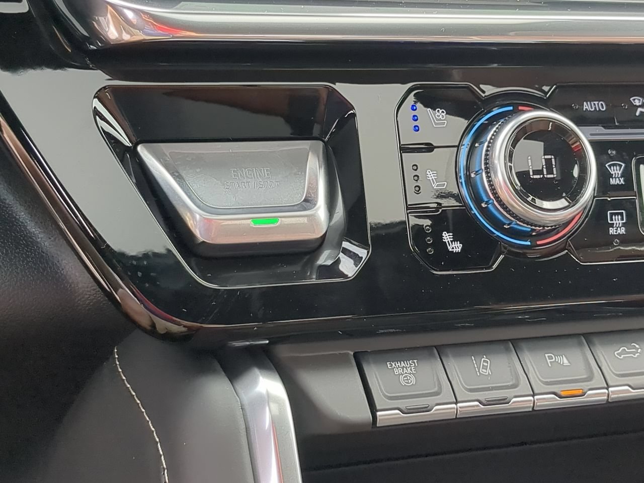 2026 GMC Sierra 2500HD Denali Ultimate - Photo 17