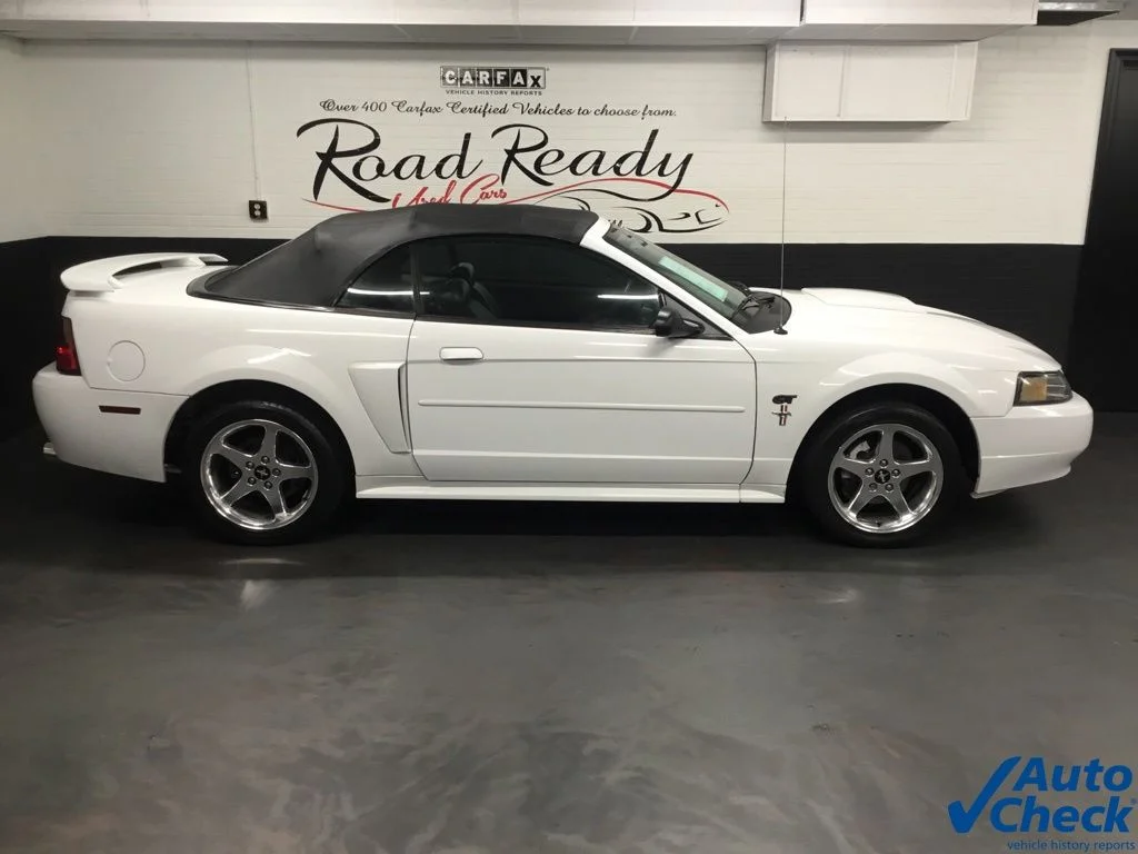 Used 2003 White Ford GT image 12