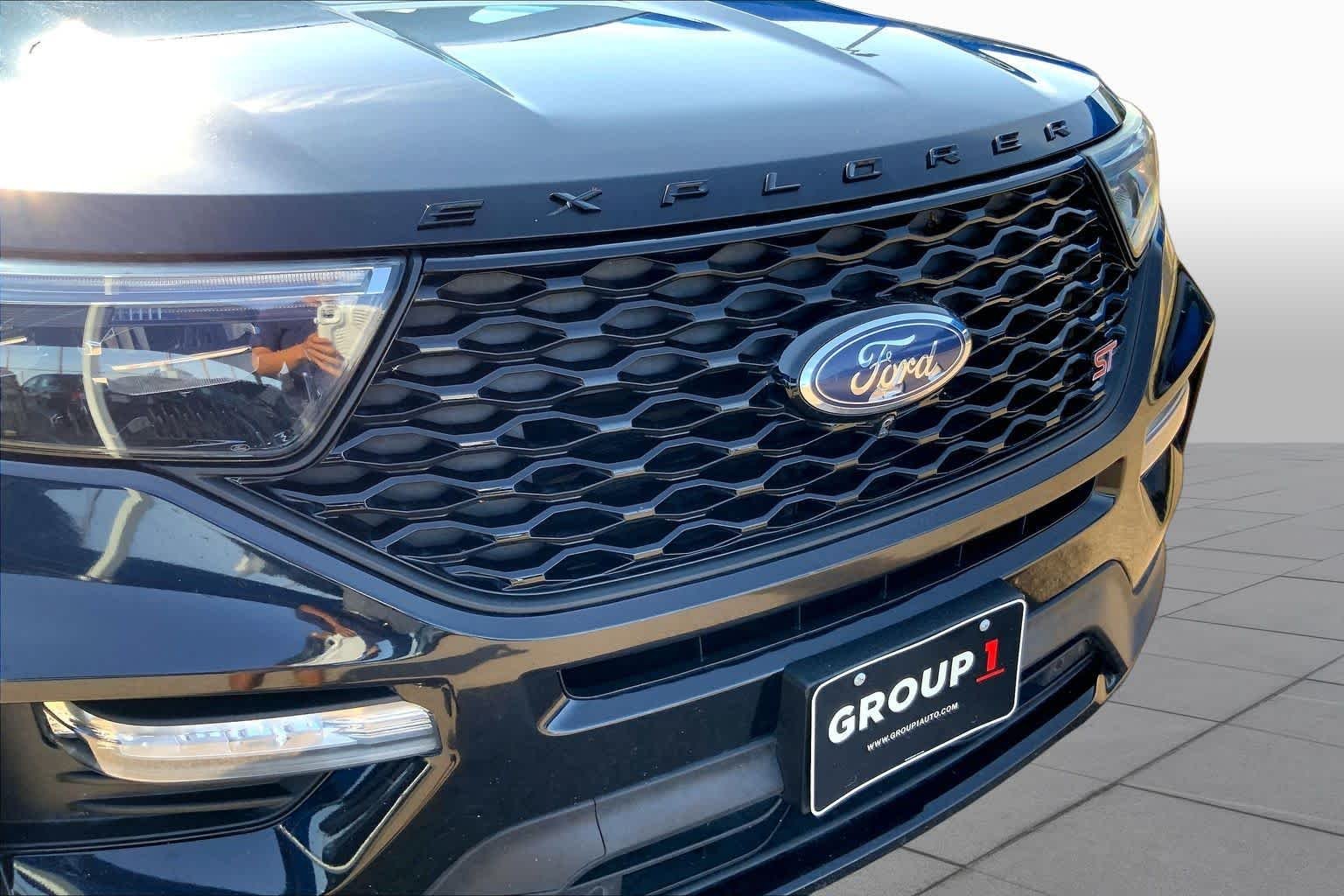 Used 2020 Agate Black Metallic Ford ST image 30