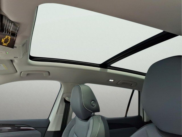 New 2026 Pure White Volkswagen SE 4Motion image 16