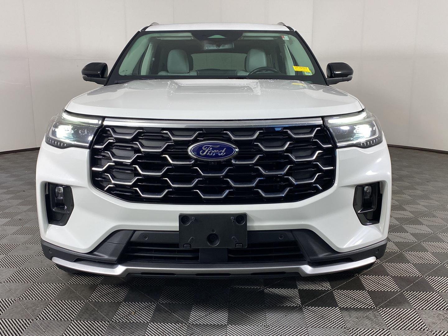 Used 2025 Star White Metallic Tri-Coat Ford Platinum image 13