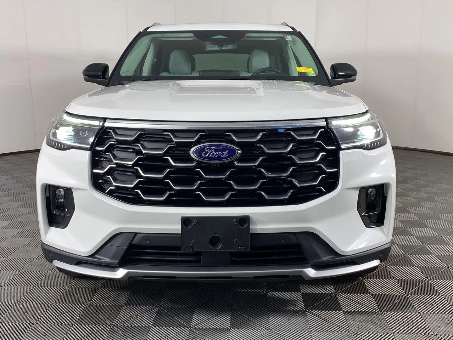 Used 2025 Star White Metallic Tri-Coat Ford Platinum image 13