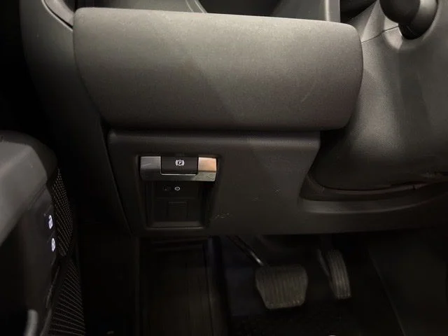 2023 Land Rover Defender X-Dynamic SE - Photo 20