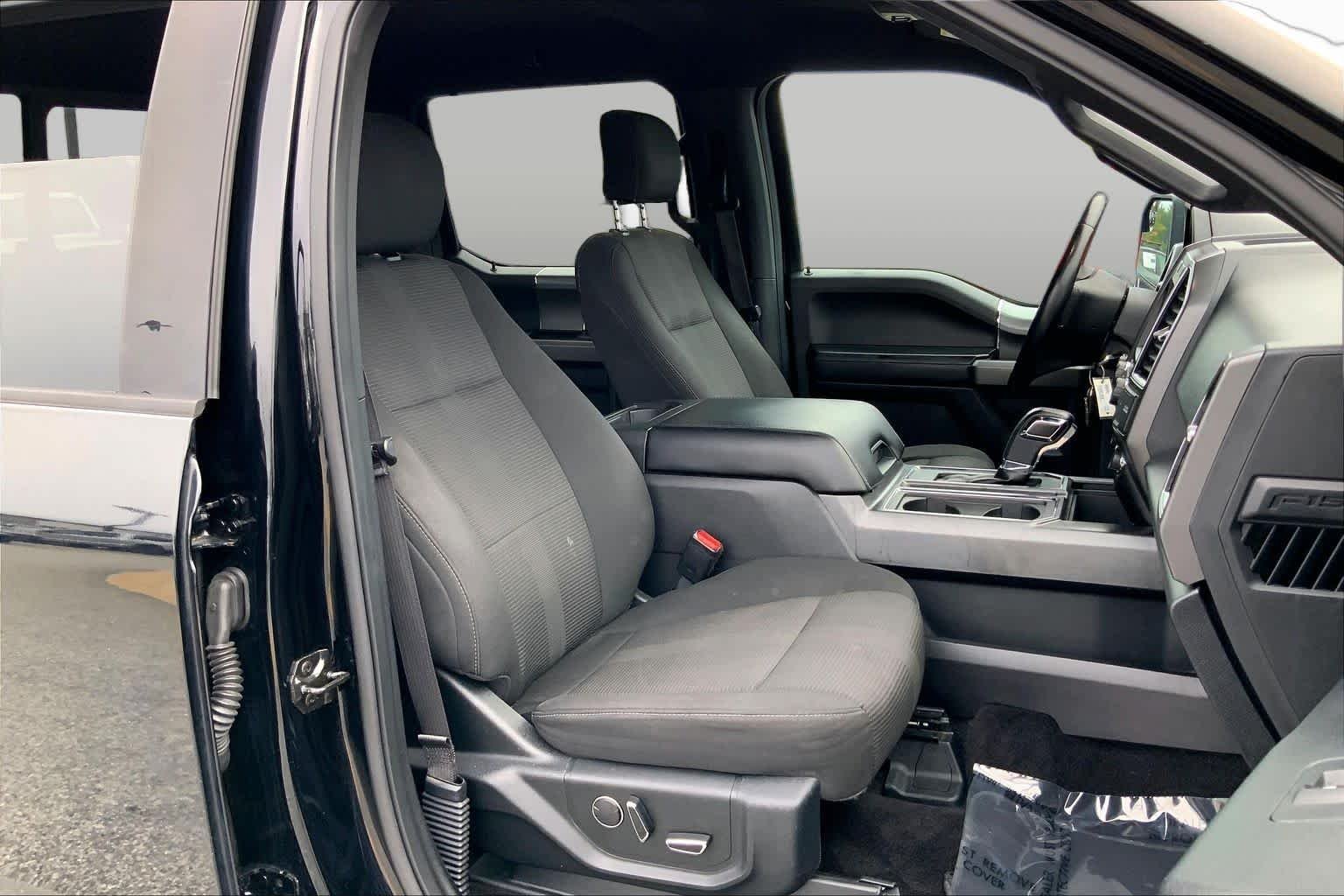 Used 2017 Shadow Black Ford XLT image 9
