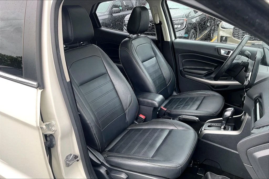 Used 2018 Diamond White Ford Titanium image 6