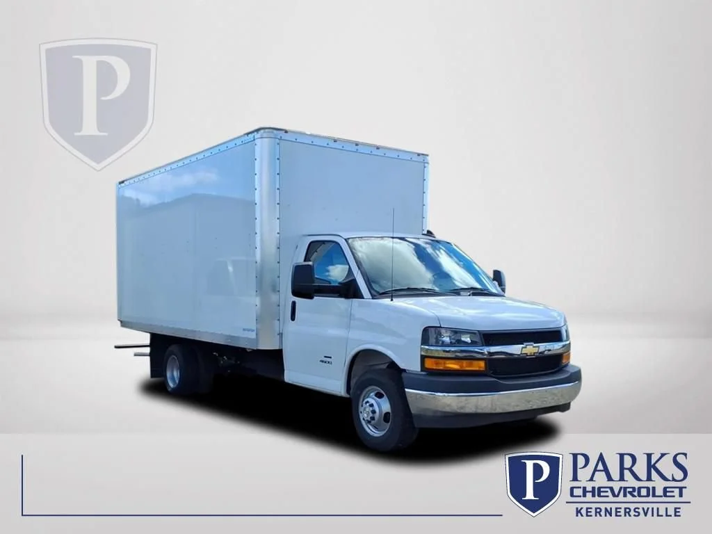 New 2025 Summit White Chevrolet 1WT image 1