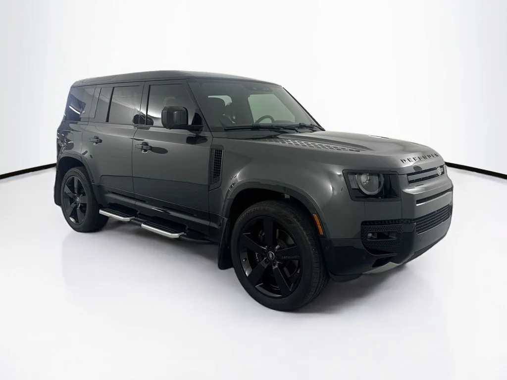 Certified Used 2024 Gray Land Rover V8 image 3