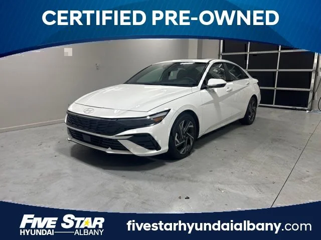 Used 2025 White Hyundai Limited image 1