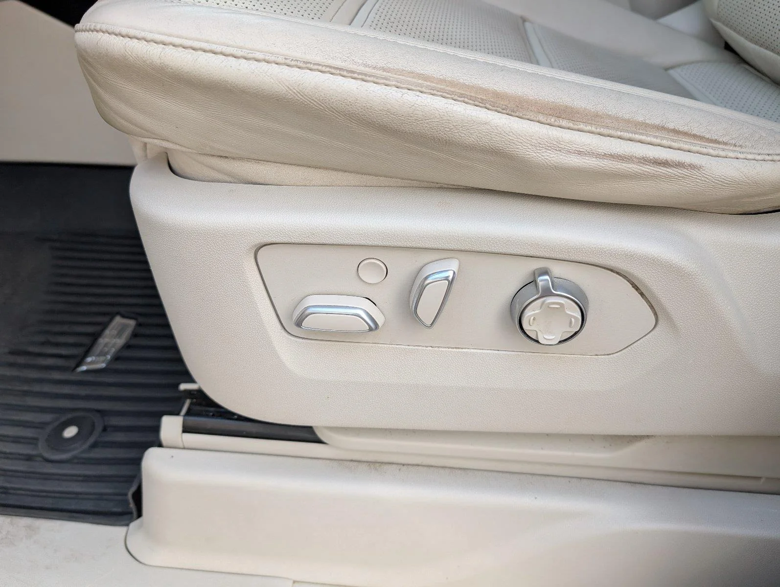 Used 2021 CRYSTAL WHITE TRICOAT Cadillac Premium Luxury Platinum image 15