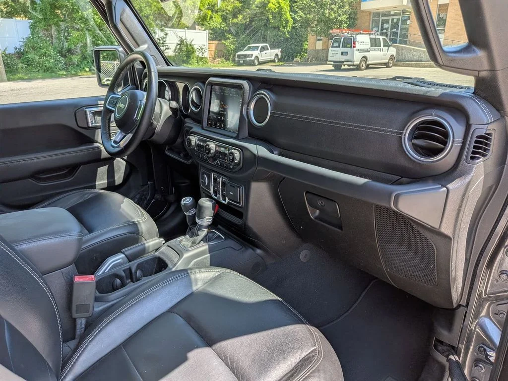 Used 2019 Gray Jeep Unlimited Sahara image 25
