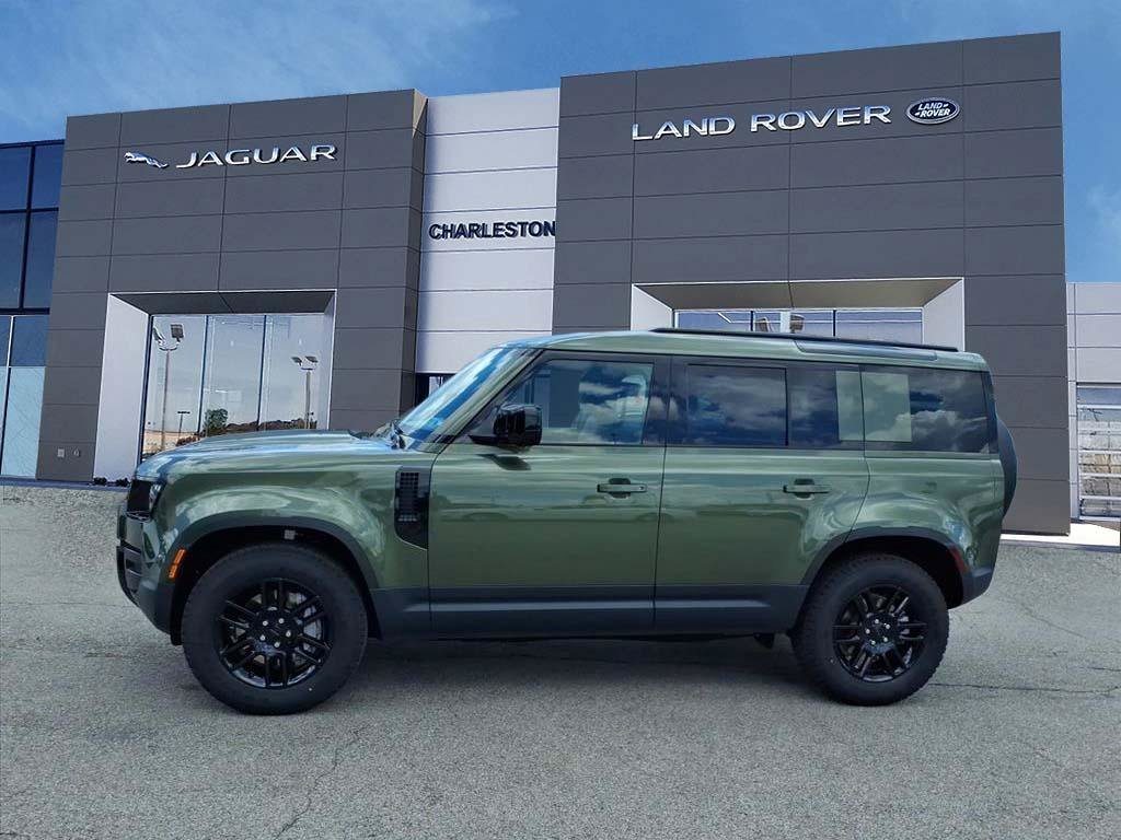 New 2026 Woolstone Green Metallic Land Rover S image 2
