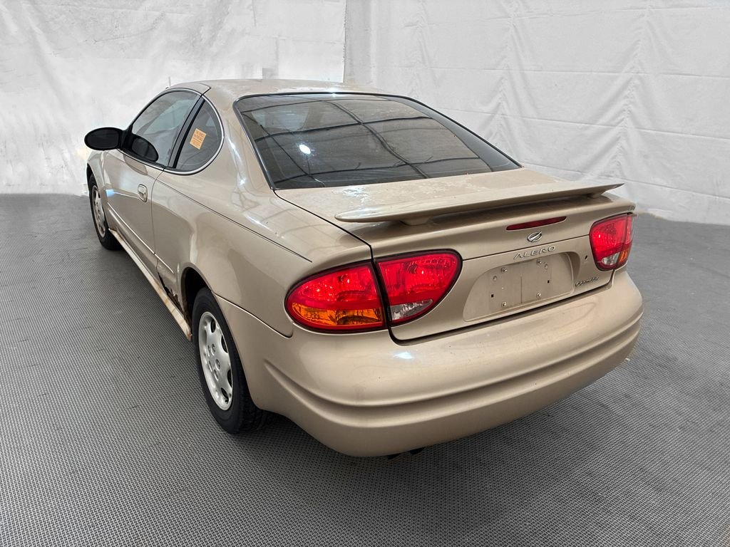 Used 2004 Beige Oldsmobile GL1 image 4