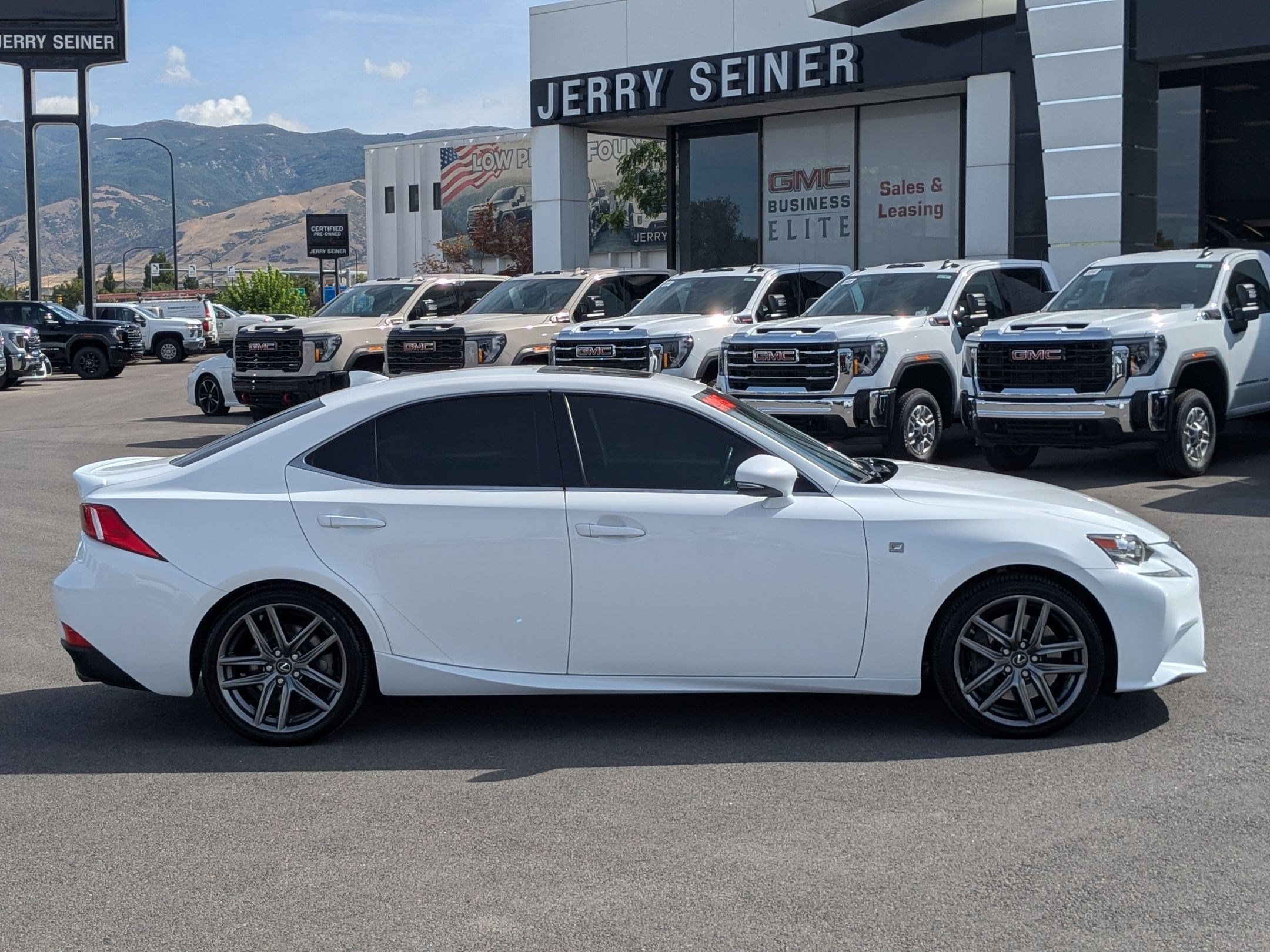 Used 2015 Ultra White Lexus 350 image 6
