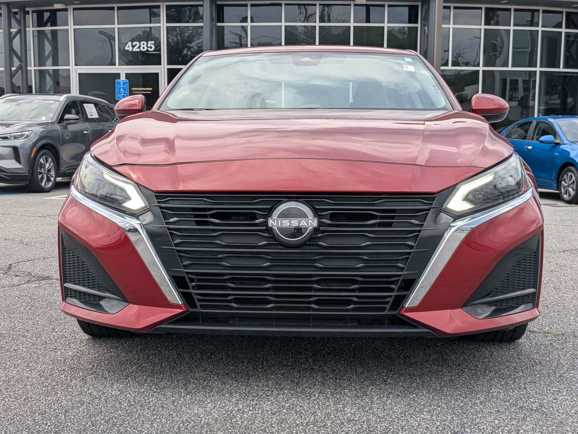 Used 2023 Red Nissan 2.5 SV image 7