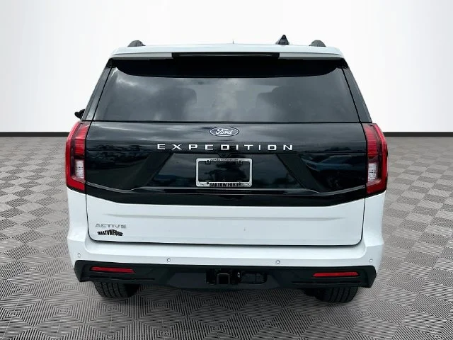 New 2026 Oxford White Ford Active image 5