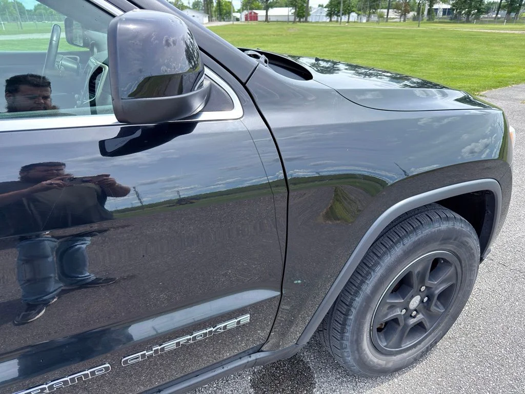Used 2017 Black Jeep Laredo image 7