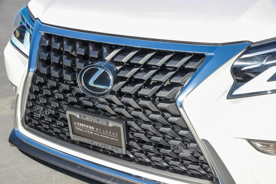 Certified Used 2023 White Lexus 460 image 10