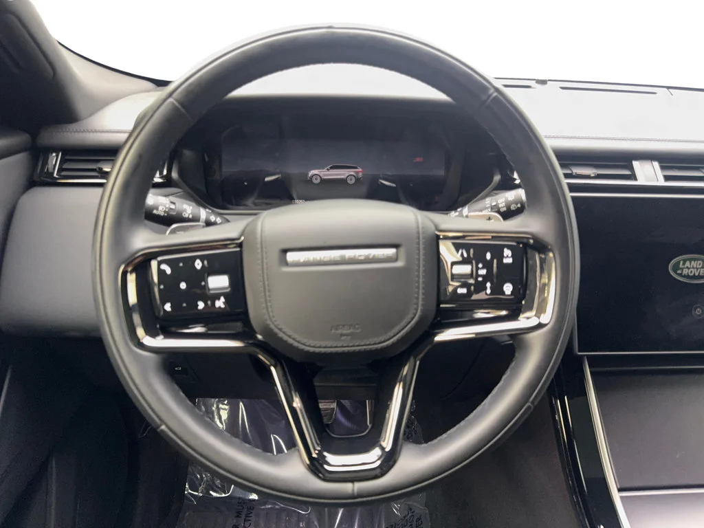 Used 2026 Black Land Rover Dynamic SE image 57