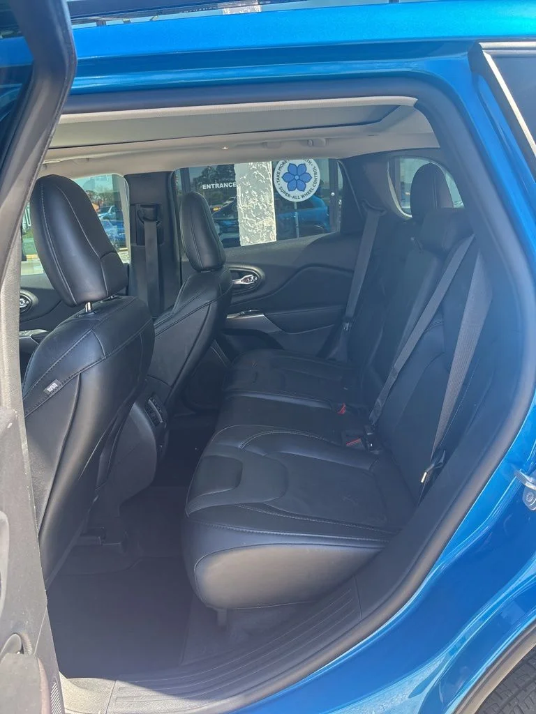 Used 2022 Blue Jeep Latitude Lux image 10