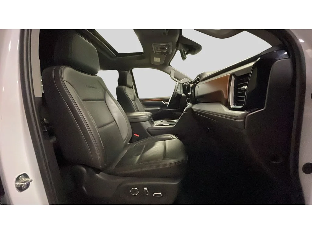 Used 2025 White Frost Tri-Coat GMC Denali image 17