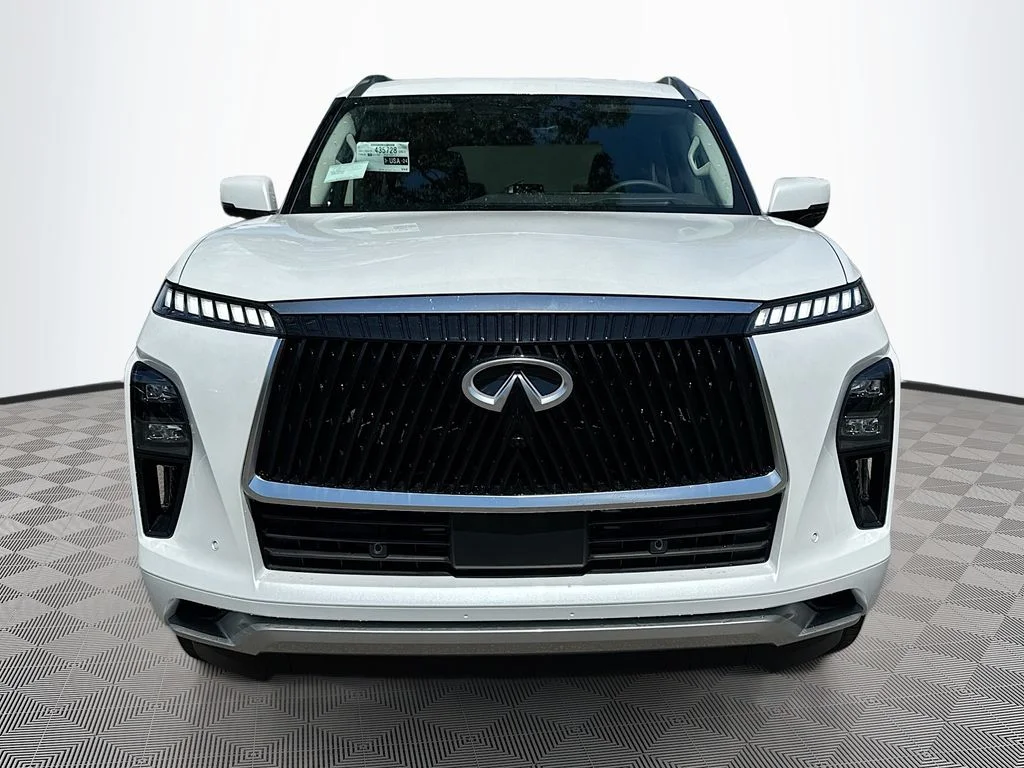 New 2026 RADIANT WHITE INFINITI Luxe 4WD image 2