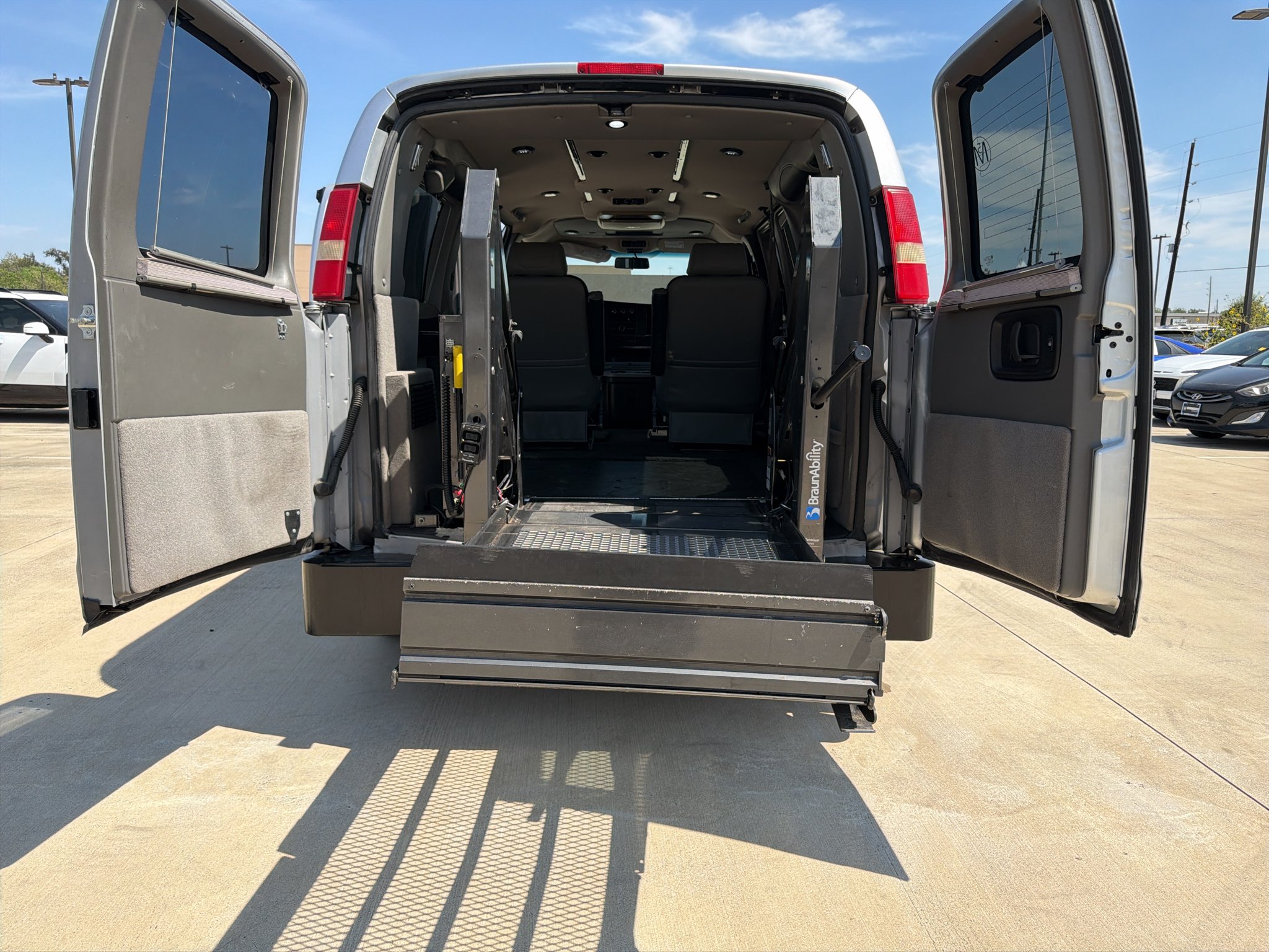 Used 2014 Quicksilver Metallic GMC Upfitter image 24