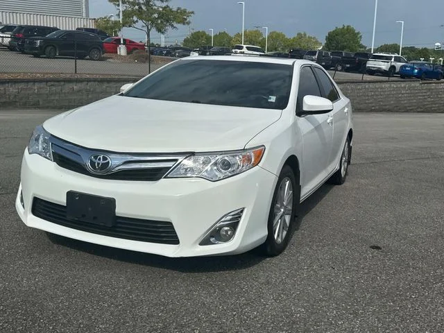 Used 2012 White Toyota XLE image 9