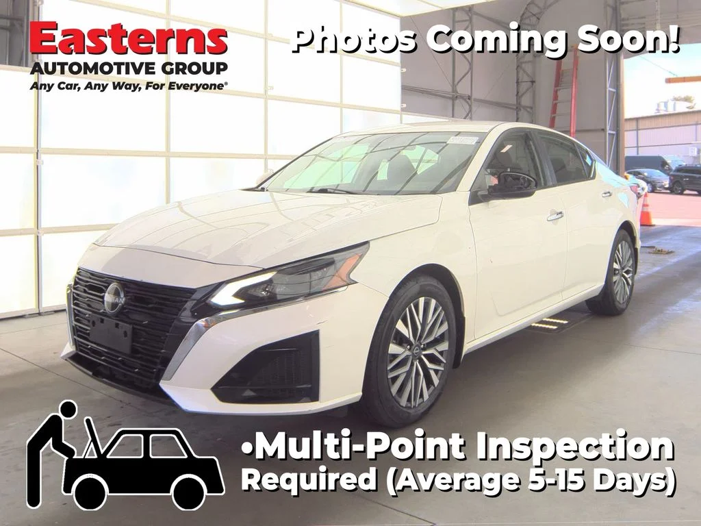 Used 2023 White Nissan 2.5 SV image 1