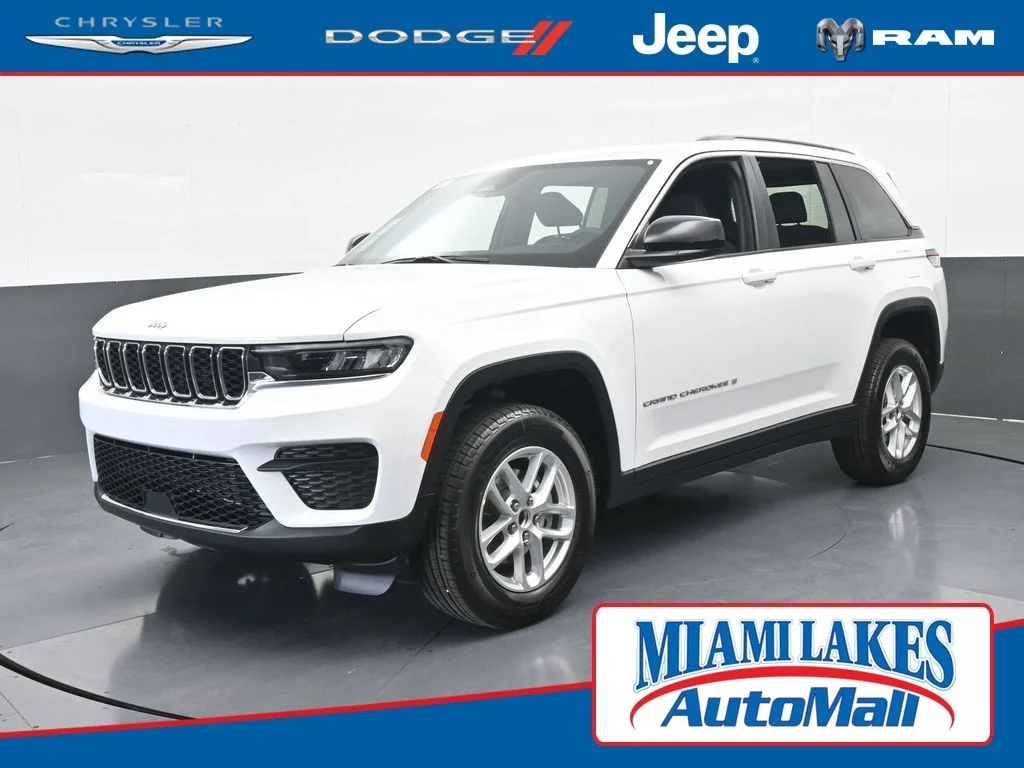 New 2026 Bright White Clear-Coat Exterior Paint Jeep Laredo X image 1