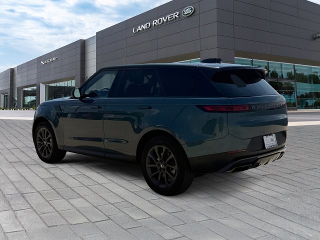 Used 2023 Green Land Rover SE image 3
