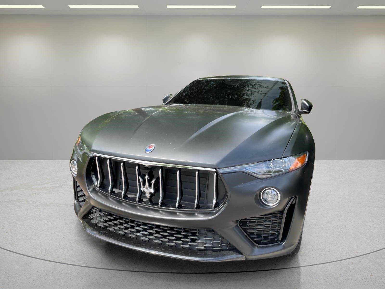 Used 2020  Maserati Base image 5