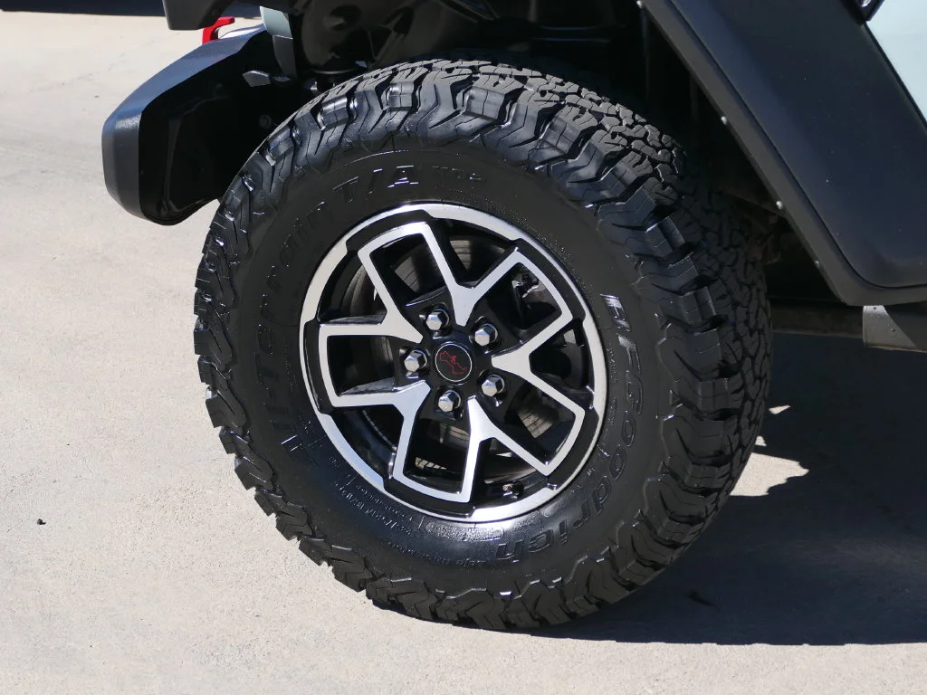Used 2024 Earl Clearcoat Jeep Rubicon image 10