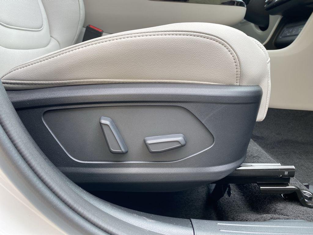 New 2026 White Pearl Hyundai Limited FWD image 39