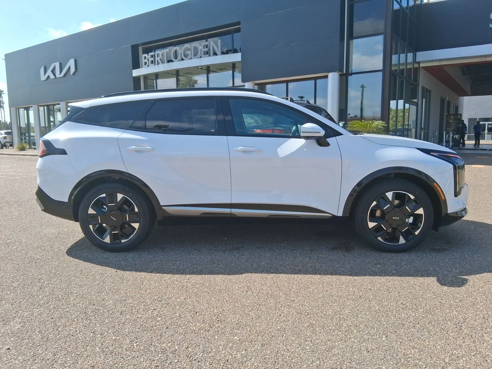 New 2026 White Kia SX-Prestige image 3