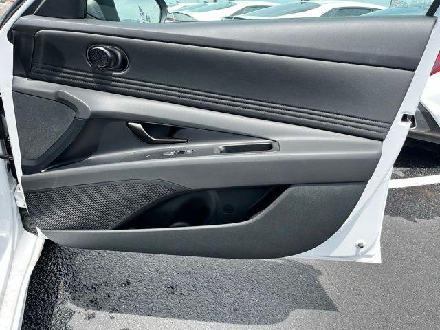 New 2026 White Hyundai SEL Sport image 23