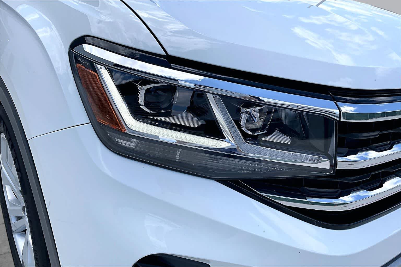 Used 2023 Pure White Volkswagen 2.0T SE w/Technology image 27