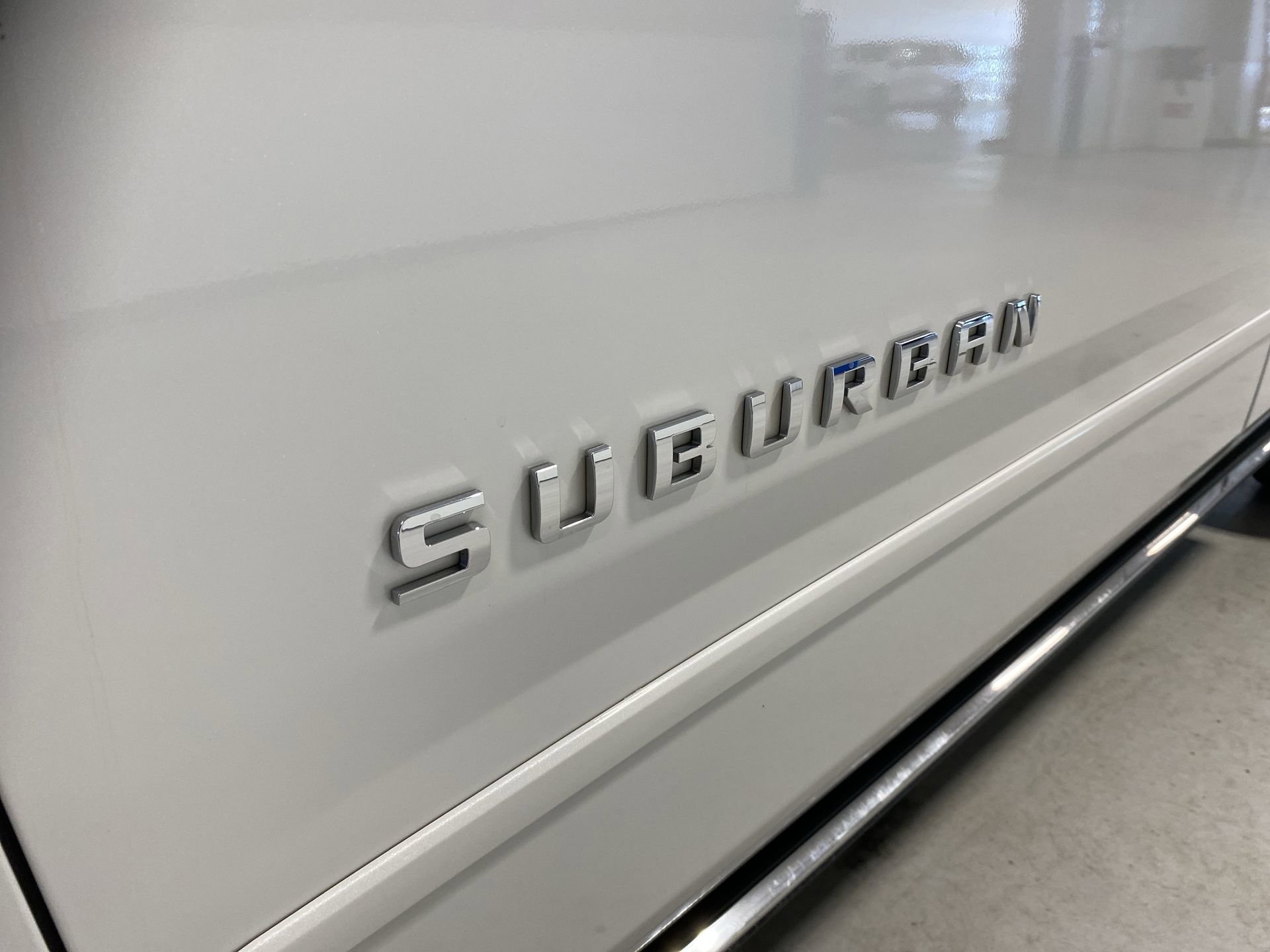 Used 2020 IRIDESCENT PEARL TRICOAT Chevrolet Premier image 32