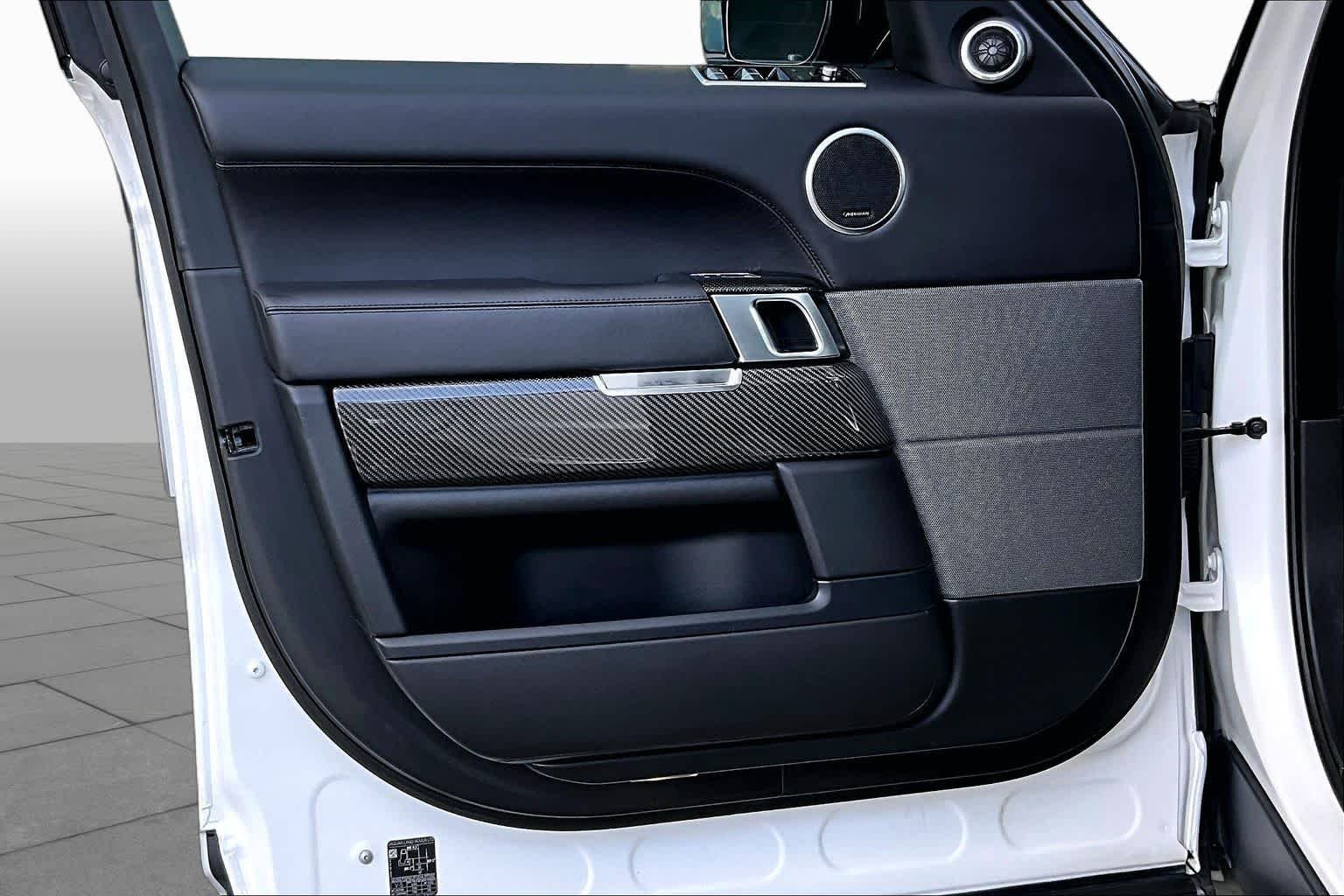 Used 2022 Icy White Land Rover HST image 19